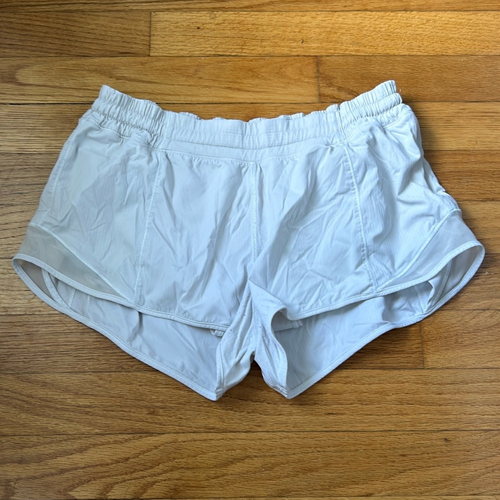 Lululemon Hotty Hot Low-Rise Lined Short
